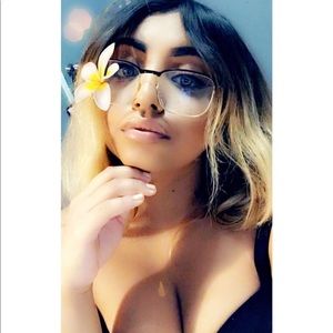 Meet your Posher, Amelia